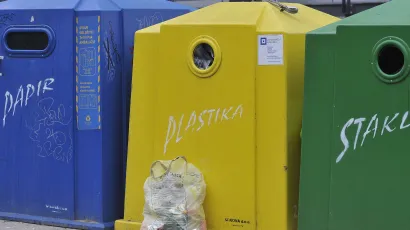 Kontejneri za odvajanje različitih vrsta otpada/Foto: Cropix