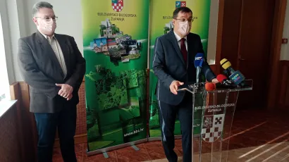Župan Damir Bajs je rekao kako u posljednih osam godina Županija nije podignula niti jedan kredit za vlastito poslovanje, već da su svi krediti podignuti ranije /Foto: Deni Marčinković