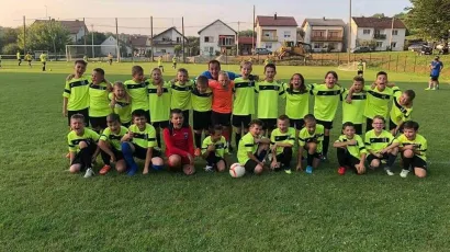 Školu nogometa organizira HNK Daruvar, a njihovi brojni polaznici oduševljeni su i trenerima i ekipom/Foto: HNK Daruvar