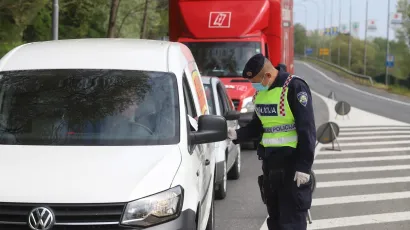 Policajci PU bjelovarsko-bilogorske danas su nadzirali voze li roditelji svoju djecu pravilno u autosjedalicama/ Foto: Željko Hajdinjak/CROPIX (ilustracija)
