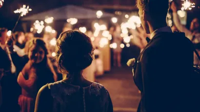 Svadbeno slavlje na kojem je bilo 15 ljudi organizirano je u jednoj vikendici kod Bjelovara/Foto: Andreas Ronningen/Unsplash