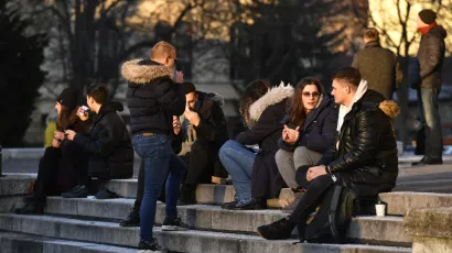 Ljudi su terase zamijenili javnim površinama / Foto: Ronald Goršić/CROPIX