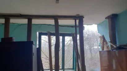 Oštećene stropove poduprli su s gredama kako se ne bi urušili/Foto: Općina Đulovac