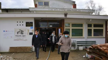 Damir Bajs u posjeti školi u Velikim Zdencima/Foto: BBŽ