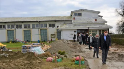 Župan Damir Bajs u obilasku Područne škola Veliki Zdenci/Foto: BBŽ