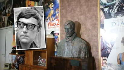 Rođeni Pakračanin, istaknuti hrvatski kazališni i filmski glumac, Sven Lasta sada ima svoju bistu u predvorju kina Hrvatski dom dr. Franjo Tuđman u Pakracu/Foto: Pakrački list