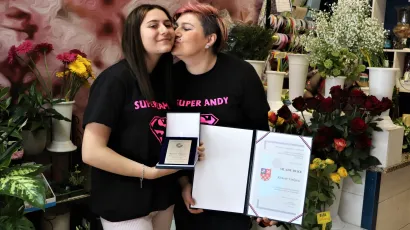Ramona Vinković sa svojom majkom Andrijanom u cvjećarnici Andy u Daruvaru/Foto: Daria Marković