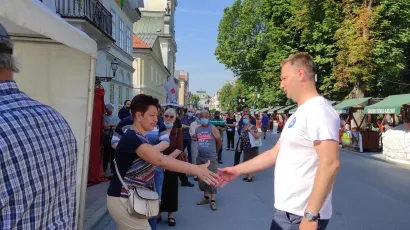 Nina Renić iz Zavoda za javno zdravstvo dočekala je župana Marušića na punktu za cijepljenje/Foto: Martina Čapo
