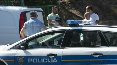 Bjelovarčanin se nemalo iznenadio iskopavši bagerom bombu u vlastitom dvorištu
Foto: Paun Paunovic/CROPIX