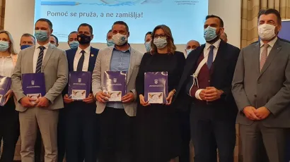 Župan Marušić i dogradonačelnik Brajdić potpisali su ugovore vrijedne gotovo dva milijuna kuna/ Foto: Grad Bjelovar