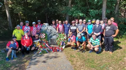 Biciklisti odaju počast Josipu Pleši u Kipu/Foto: Biciklistička udruga Guvernal