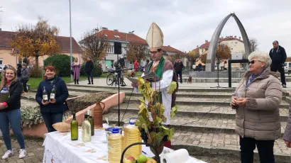 Krštenje mošta u centru grada/Foto: Janja Čaisa