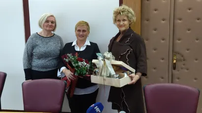Dožupanica Jungić prilikom prijema uručila je mali znak pažnje nagrađenoj Andreji Kovač/ Foto: Deni Marčinković