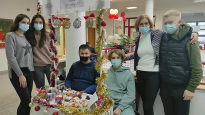 Prodavali su se kreativni predmeti, a kupovali su svi, djelatnici, ali i učenici/Foto: Ekonomska i birotehnička škola Bjelovar