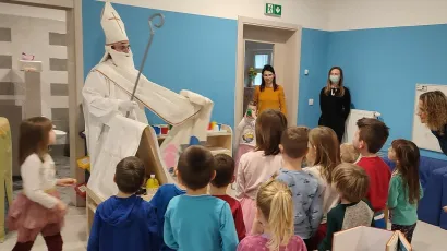 Mališani velikog srca iz daruvarskog Dječjeg vrtića Vladimir Nazor tijekom posjeta svetog Nikole/Foto: Dječji vrtić Vladimir Nazor