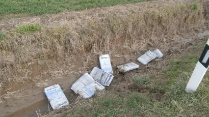 Radi se o građevinskom ljepilu koje više nije za upotrebu/Foto: Općina Dežanovac