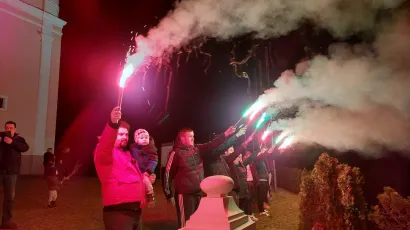 Članovi Udruge djece branitelja Domovinskog rata Pakrac - Lipik u suradnji s Udrugom hrvatske policije branitelja Pakraca i Lipika zapalili su simboličnu 31 baklju povodom 31. obljetnice početka Domovinskog rata/Foto: Compas
