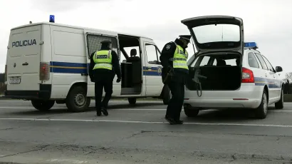 Policija je ženu zaustavila kada se automobilom iz šume uključivala na cestu/Foto:Vlado Kos/Cropix (Ilustracija)