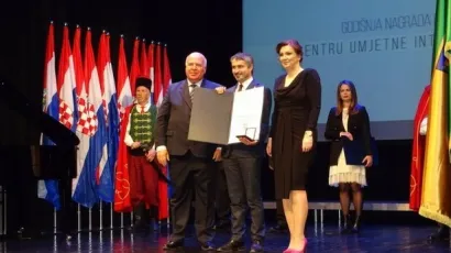 Svečano uručenje nagrade voditelju Centra umjetne inteligencije Lipik, Dejanu Iličiću/Foto: Compas.hr