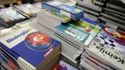 Žena je ostala i bez školskih knjiga i bez uplaćenog novca/Foto: Ronald Gorsic/CROPIX (Ilustracija)