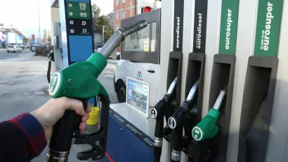 Vlada je odredila nove cijene goriva/ Foto: Damjan Tadic/CROPIX<br>