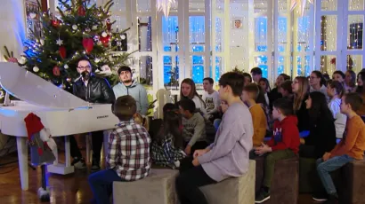 Petar Grašo i štičenici dom azajedno pjevaju/Foto: Dnevnik.hr/Nova TV/Screenshot