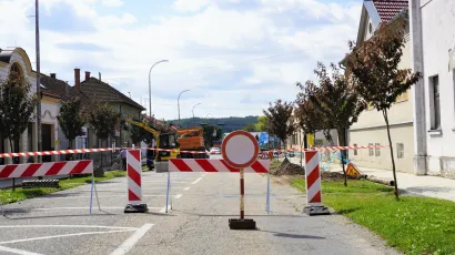 Kroz ulicu Stjepana Radića se više ne može doći do semafora. Treba voziti zaobilazno kroz Preradovićevu pokraj kolodvora ili preko Gajeve pokraj Lidla/Foto: MojPortal.hr