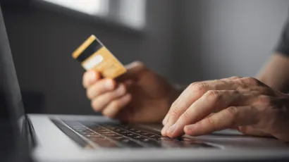 Daruvarčanin je nepoznatoj osobio poslao fotogradfiju svoje bankovne kartice/Getty Images/iStockphoto
