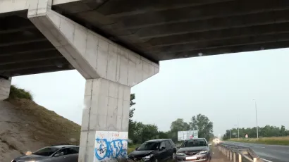 Mnogi Varaždinci su sakrili svoje automobile ispod nadvožnjaka i drveća od tuče koja ipak nije zahvatila grad/Foto: Željko Hajdinjak/CROPIX