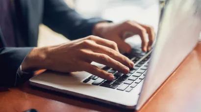 Laptop troši manje struje od stolnog računala/Foto: Getty Images/iStockphoto
