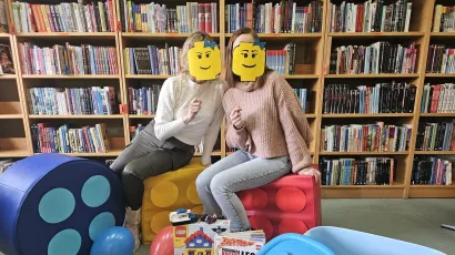 Voditeljice Kristina Markalaus i Danijela Marić/ Foto: Pučka knjižnica i čitaonica Daruvar