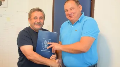 Gradonačelnik Zlatko Mađeruh potpisao je ugovor s izvođačem radova/Foto: Grad Grubišno Polje
