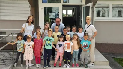 Gradonačelnik Josip Bilandžija s najmlađim sugrađanima/Foto: Grad Garešnica