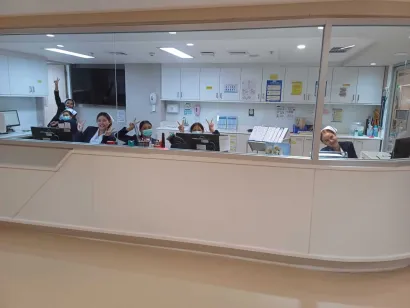 Pozdrav čitateljima na&scaron;eg portala uputili su zaposlenici klinike Verita Neura u Bangkoku/Foto: Privatni album