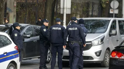 Policija je dvojicu 52-godišnjaka privela u svoju postaju/ Foto: Ranko Šuvar/CROPIX (ilustracija)