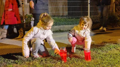 Paljenje svijeća u Bjelovaru za žrtve Vukovara i Škabrnje/ Foto: Martina Čapo/ MojPortal