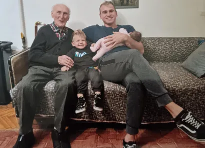 Ded Vinko dočekao je i praunučad//Foto: Slavica Trgovac Martan