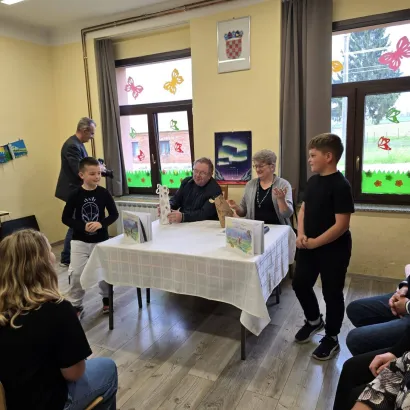 Na otvorenje su stigli i dragi gosti/Foto: OŠ Garešnica