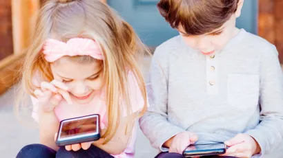 Utjecaj mobitela, tableta i ostalih ekrana jako utječe na razvoj i ponašanje vašeg djeteta/Foto: Unsplash