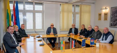 Delegaciju Hrvatskog generalskog zbora primili su gradonačelnik Daruvara Damir Lneniček i njegova zamjenica Vanda Cegledi/Foto: Predrag Uskoković/Grad daruvar
