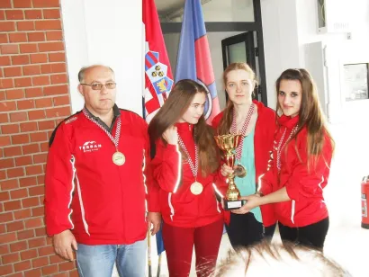 Trener i kolege iz kluba velika su joj podrška/Foto: Privatni album