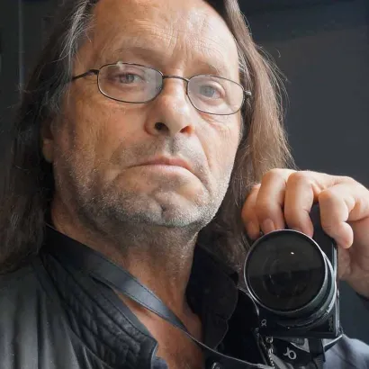 Legendarni fotograf rijetko je ispuštao fotoaparat iz ruku/Foto: Tony Hnojčik