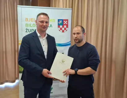 Župan je podijelio 122 ugovora/Foto: BBŽ