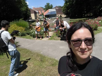 Tea Mik dobila je ulogu menadžerice benda/Foto: Privatni album 