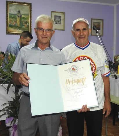 Priznanje za 70 uzastopnih poraza/Foto: Privatni album