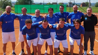 Sastav Pakraca s lijeva stoje Jasmin Ramić, Igor Mašić, Dražen Matijašević, Dino Rosić, Dario Perković, Dino Galijaš, Duško Čubrilo. Čuče s lijeva Marko Novaković, Ivan Pleša, Gabriel Vidović i Jure Rosić/Foto: Mario Barać
