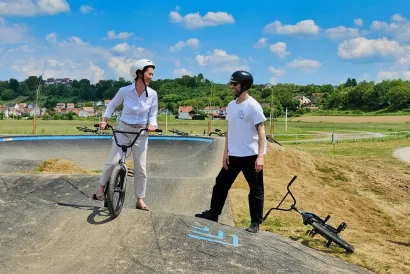 Tanja Novotni Golubić također je isprobala pumptrack/Foto: Nikica Puhalo/MojPortal.hr