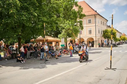 Tradicionalna moto alka uvijek okupi mnoštvo gledatelja/Foto: Grad Bjelovar