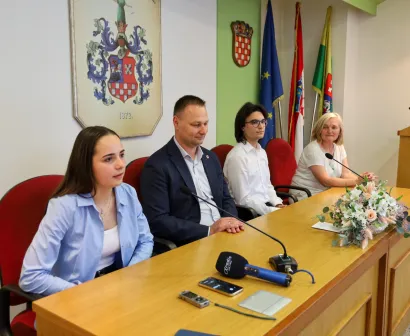 Župan je pohvalio učenike i čestitao im na sjajnim rezultatima/Foto: BBŽ