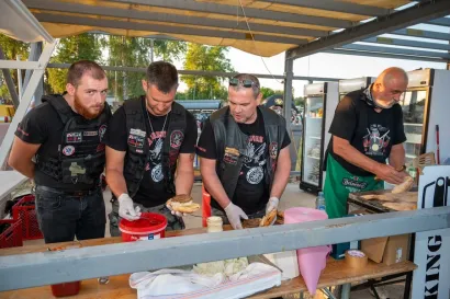 Na druženju nitko nije ostao gladan/Foto: Predrag Uskoković